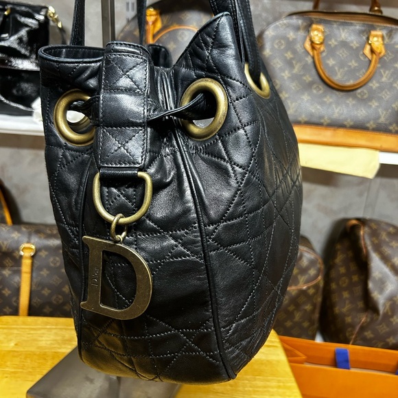 ❤️SOLD ❤️ Christian Dior drawstring tote bucket bag - Picture 4 of 11